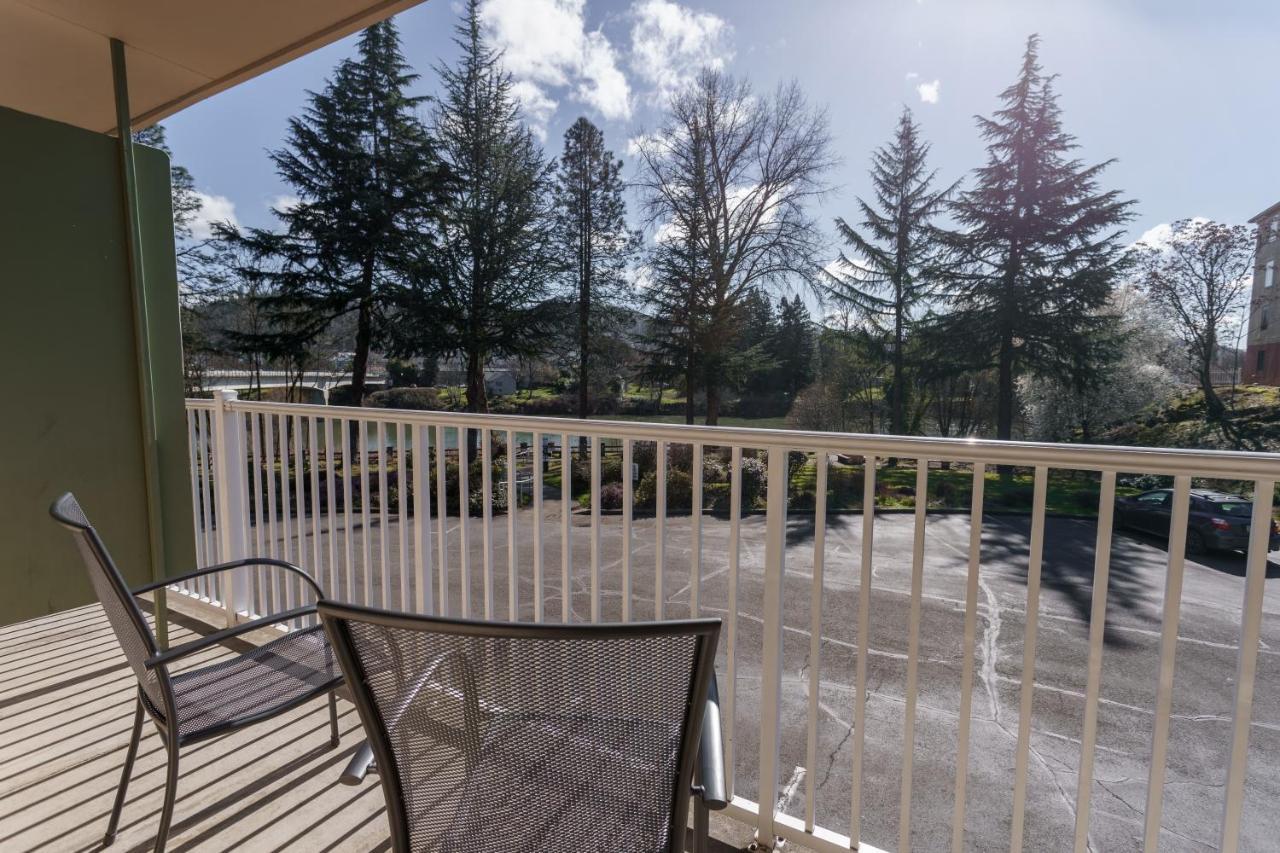 Riverfront Inn Roseburg Luaran gambar