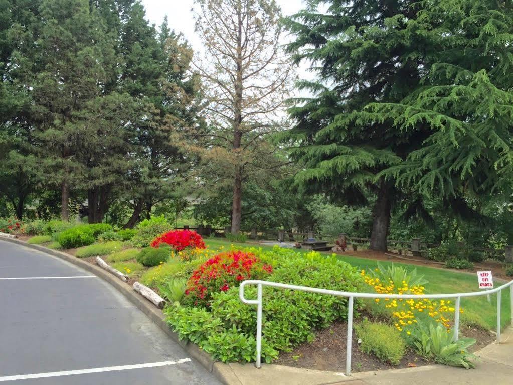 Riverfront Inn Roseburg Luaran gambar